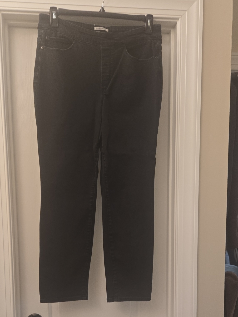 Westbound Black Straight-Leg Women’s Jeans